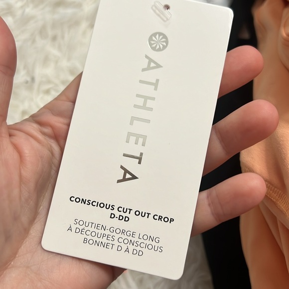 Athleta Conscious Cut Out Crop D-DD - Picture 3 of 3